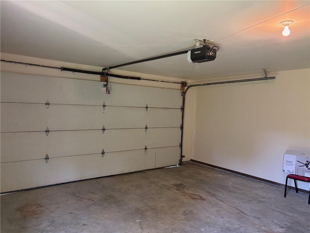 958 Crescent Drive