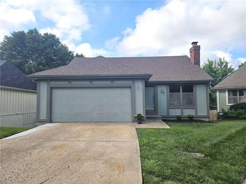Photo of 12116 W 67th Street, Shawnee, KS 66216 (MLS # 2628536)