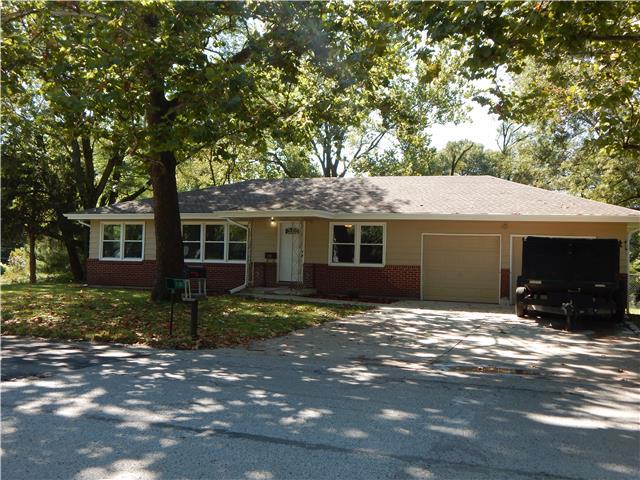 Photo 1 of 24 — 1401 Vilas Street, Leavenworth, KS 66048