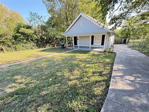 3825 E 56th Street, Kansas City, MO 64130 - #: 2603152