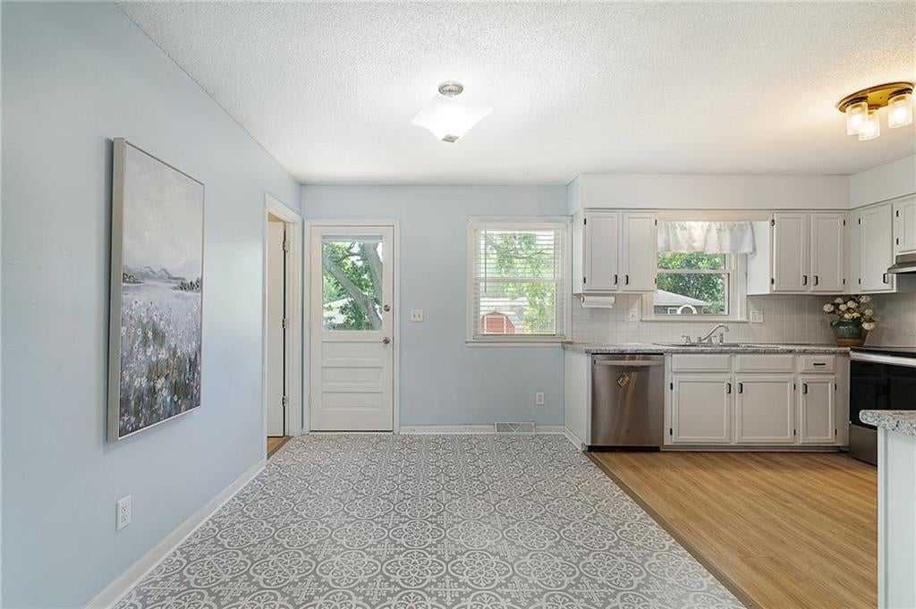 118 E Walnut Street