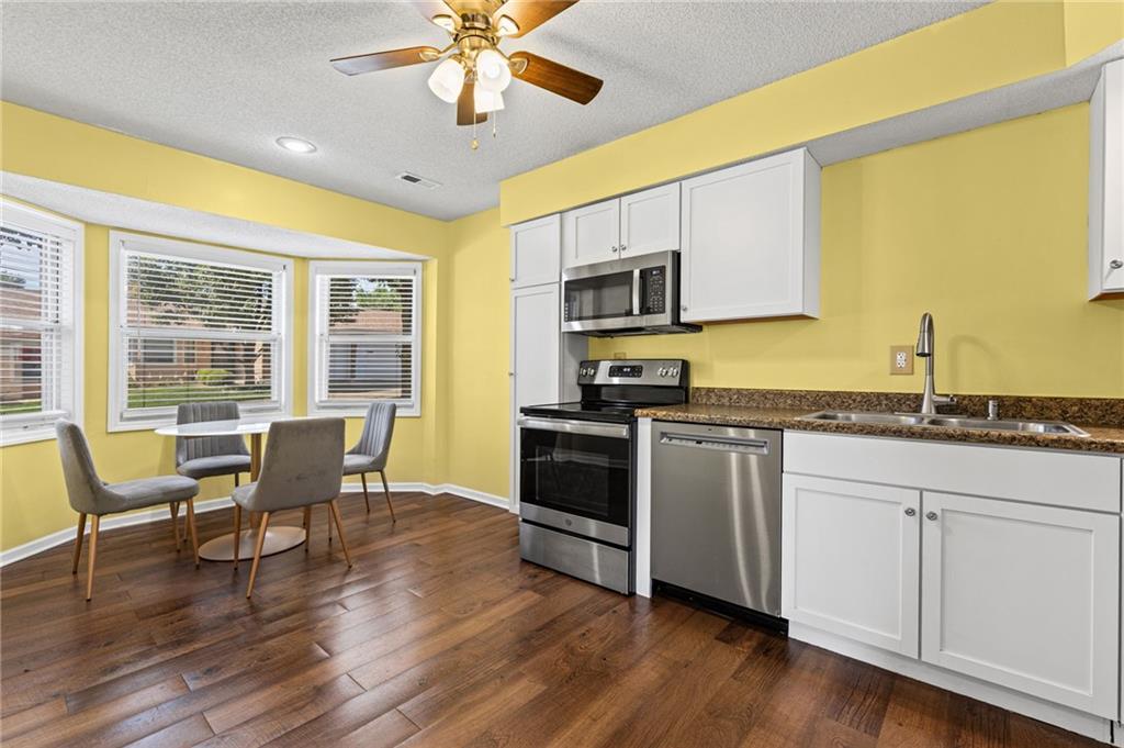 6200 Ash Court