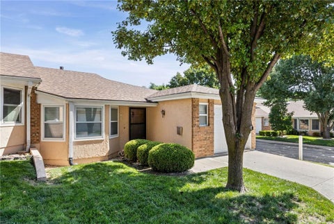 Photo of 6200 Ash Court, Raytown, MO 64133 (MLS # 2636660)
