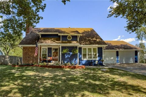 129 Crestview Court Lansing KS 66043