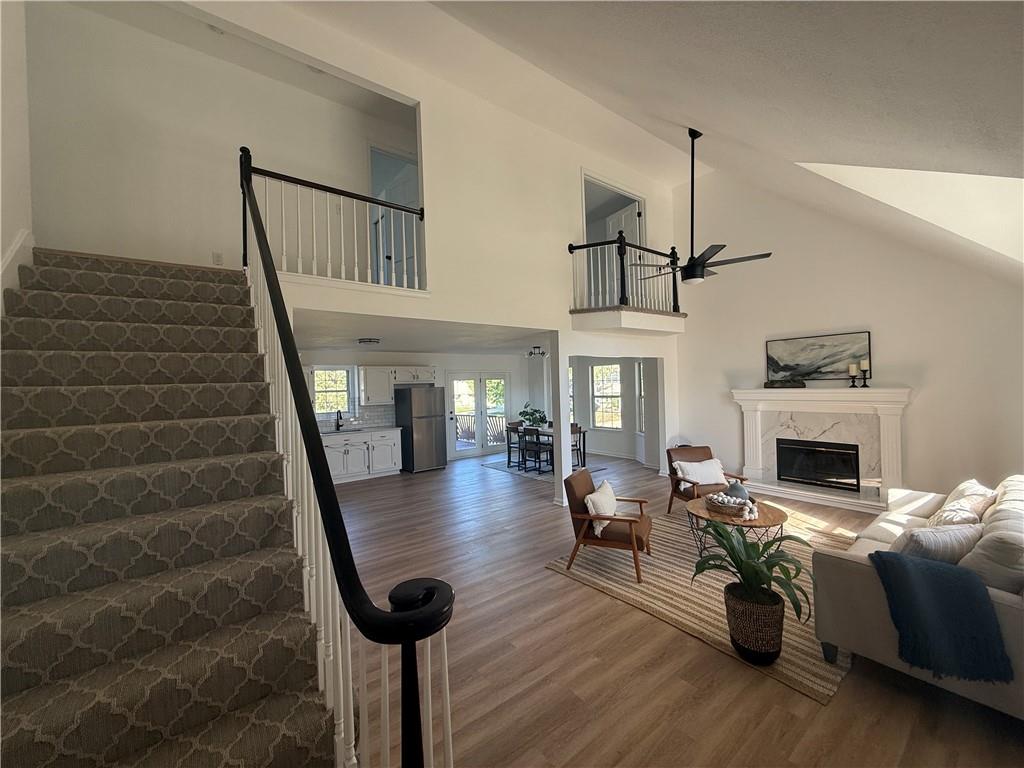124 E calico Drive