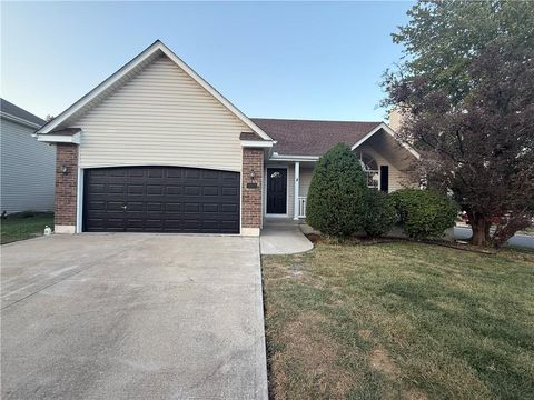 124 E calico Drive Raymore MO 64083