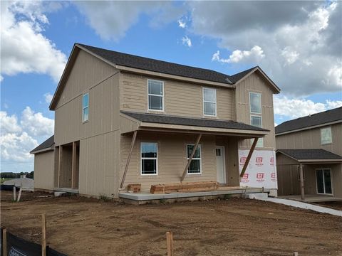 Photo of 16906 W 164th Terrace, Olathe, KS 66062 (MLS # 2631283)