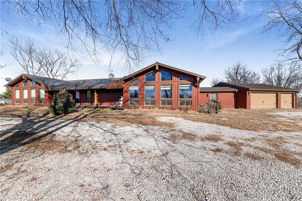 Photo of 8046 Southpoint Drive, Camden, MO 64017 (MLS # 2596947)