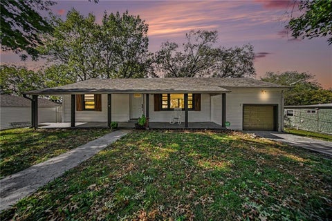 Photo of 7844 SMALLEY Avenue, Kansas City, MO 64138 (MLS # 2647267)