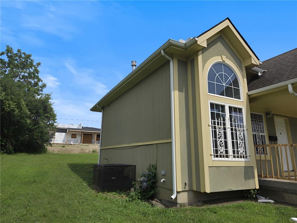 2035 Montgall Avenue