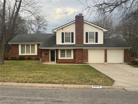 Photo of 9915 Belleview Avenue, Kansas City, MO 64114 (MLS # 2616216)
