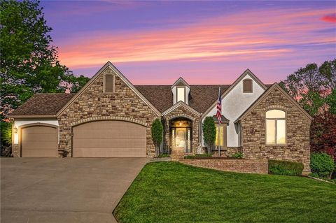 Photo of 527 Canyon Drive, Lawrence, KS 66049 (MLS # 2614846)