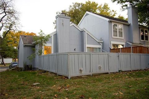 12212 W 79th Terrace, Lenexa, KS 66215 - #: 2585048