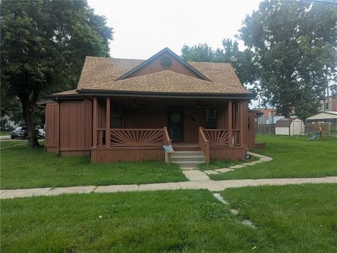 Photo of 104 S 4th Street, Garden City, MO 64747 (MLS # 2628492)