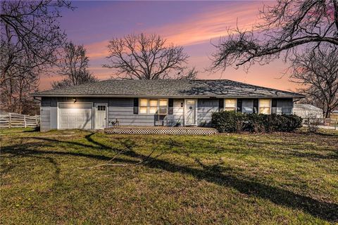 529 N 5th Street, Lacygne, KS 66040 - #: 2608822