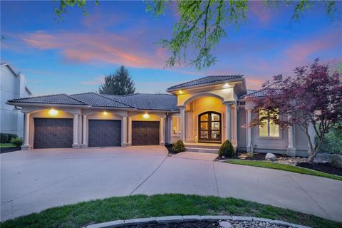 Photo of 416 NE BITTER CREEK Road, Lees Summit, MO 64086 (MLS # 2581224)
