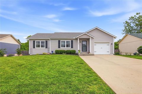 Photo of 521 N Mulberry Street, Gardner, KS 66030 (MLS # 2620755)