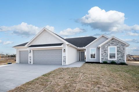 2715 Stoncreek Avenue, Tonganoxie, KS 66086 - MLS#: 2592869