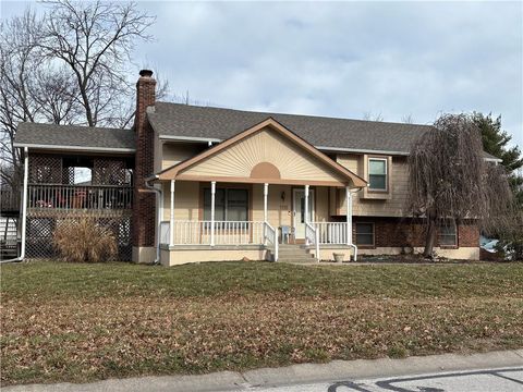 1118 NE Deerbrook Terrace Lee's Summit MO 64086