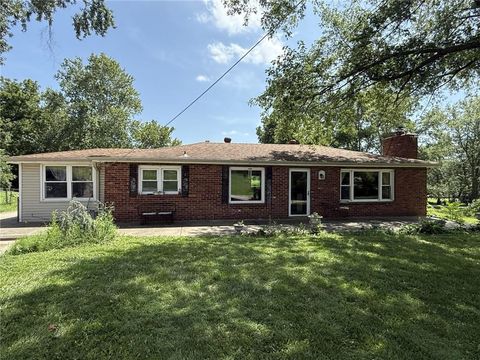 6807 Sycamore Avenue Kansas City MO 64133