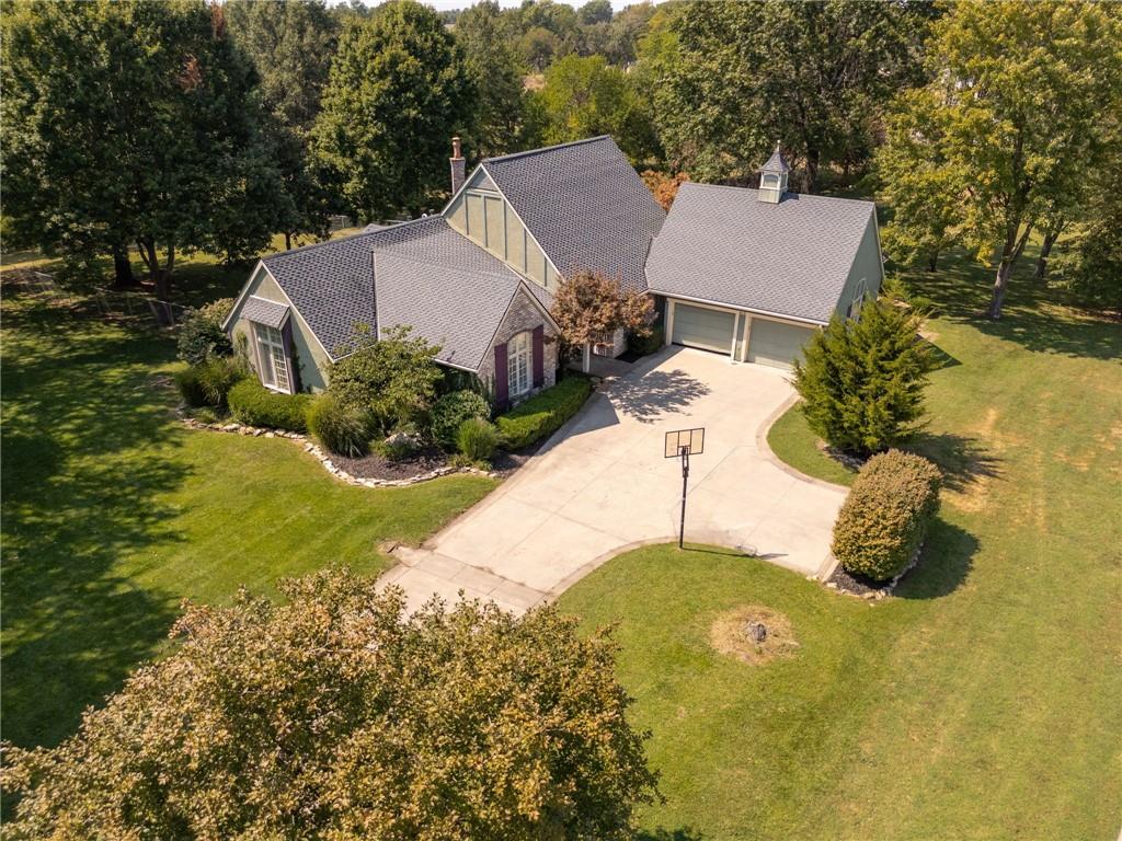615 W Willow Lane