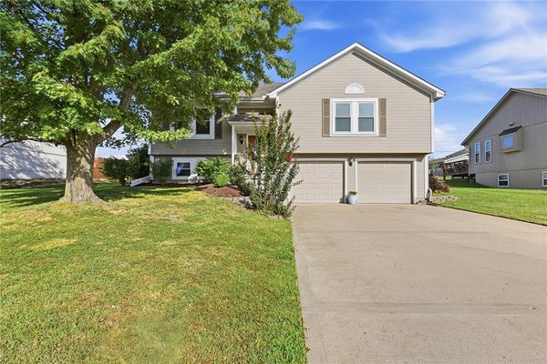 619 SE JOEL AVE, LEES SUMMIT, MO 64063 - Image cc4d8c35ce61c924b63ddc49cb5ed42e/626941546