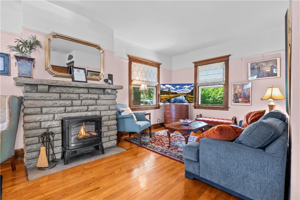 4218 Greenwood Place
