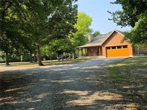 Photo of 1072 E 610th Avenue, Pittsburg, KS 66762 (MLS # 2635765)