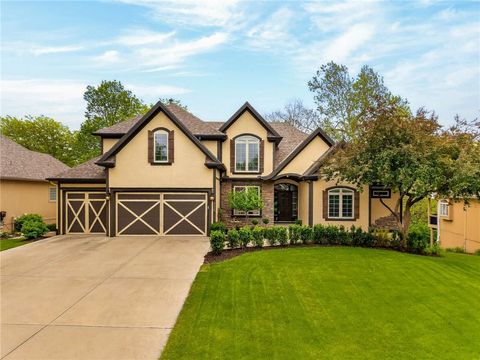 Photo of 8829 N Glenwood Avenue, Kansas City, MO 64157 (MLS # 2615404)