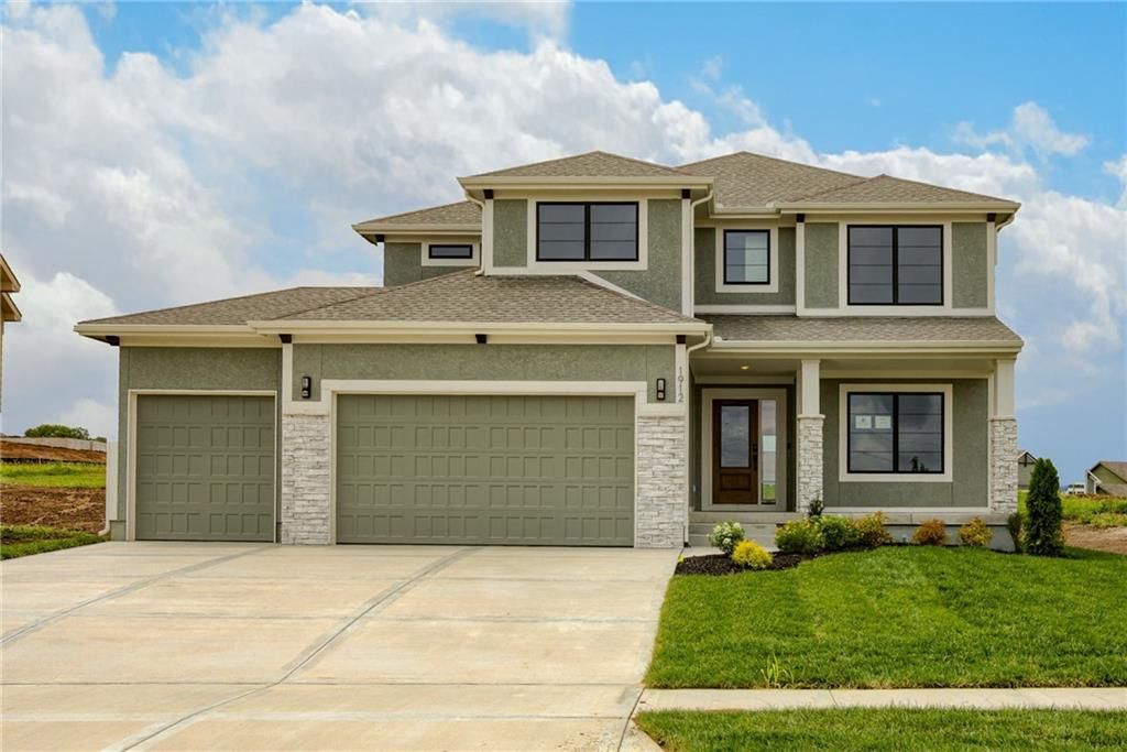 Photo of 1912 Longview Drive, Liberty, MO 64068 (MLS # 2555720)