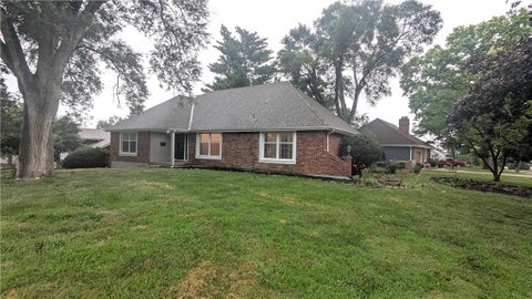 Photo of 4444 E 107th Terrace, Kansas City, MO 64137 (MLS # 2640524)