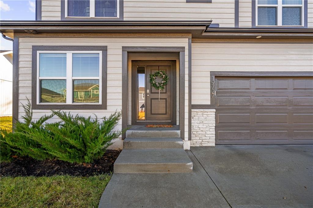 19727 W 196th Terrace