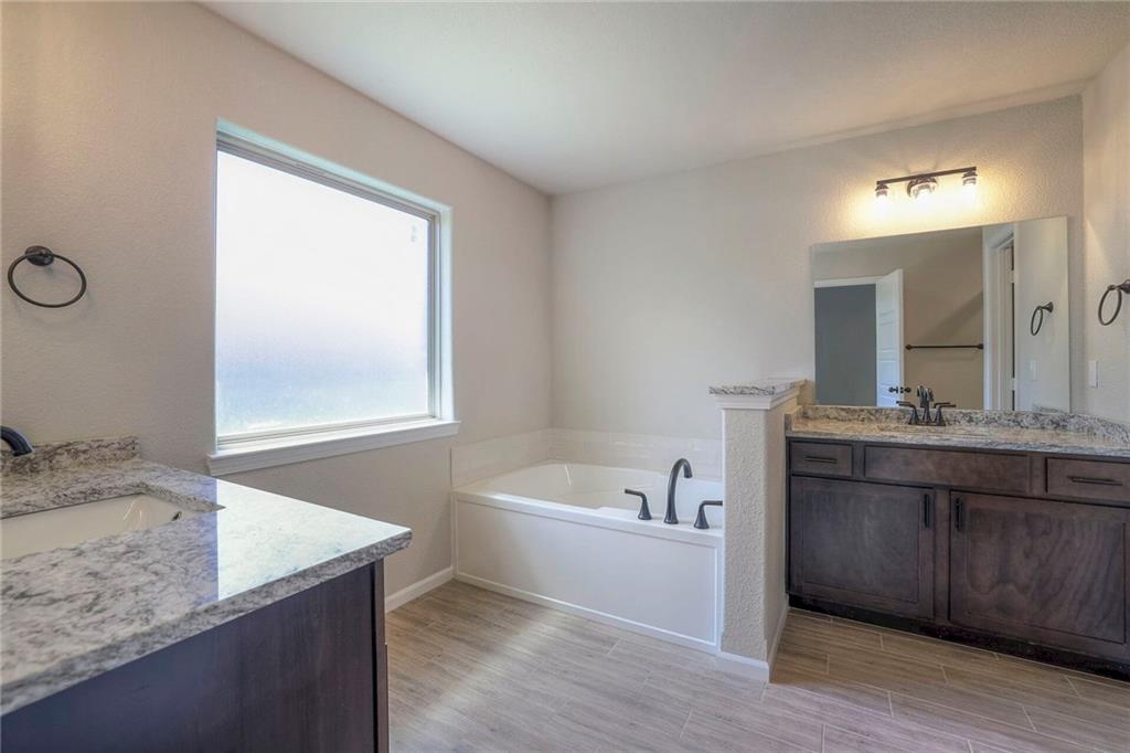18535 W 195 Terrace