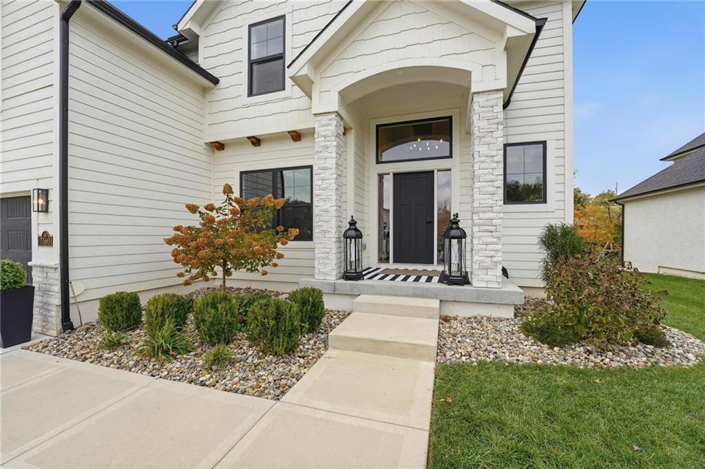 7160 N National Drive