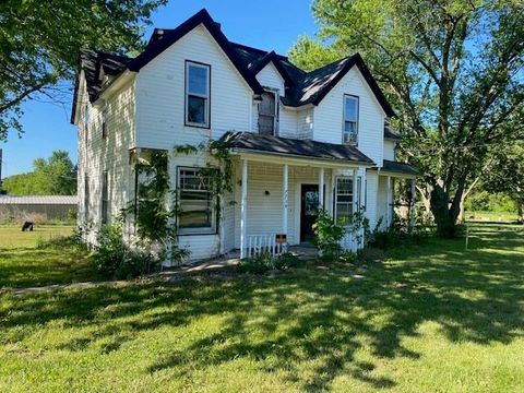 7734 Us 159 Highway Effingham KS 66023