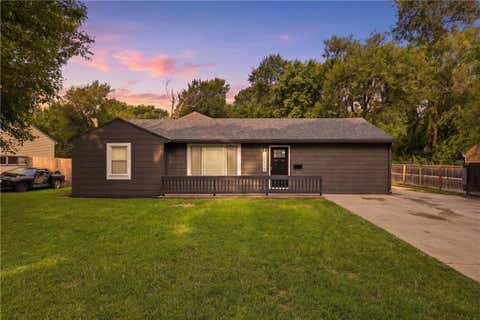 Photo of 10518 Palmer Avenue, Kansas City, MO 64134 (MLS # 2635834)