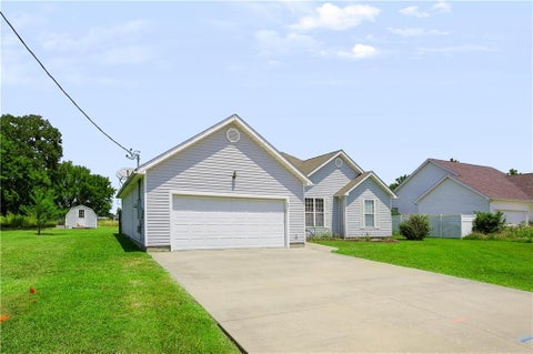 Photo of 821 E 19th Street, Galena, KS 66739 (MLS # 2633383)