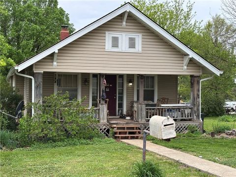 MLS: 2548486
