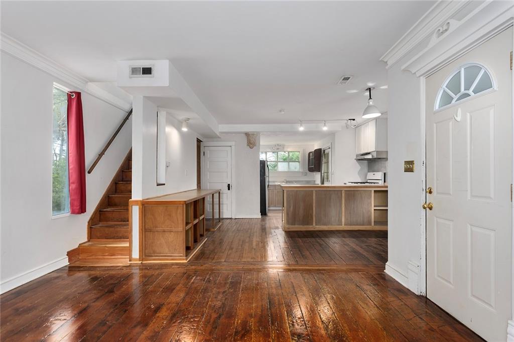 810 W 16th Street