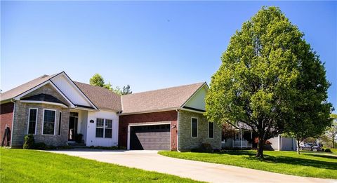 Photo of 1906 160th Terrace, Basehor, KS 66007 (MLS # 2616490)
