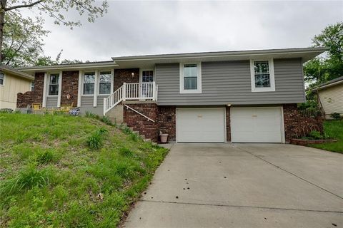 Photo of 2001 N Concord Road, Independence, MO 64058 (MLS # 2614822)