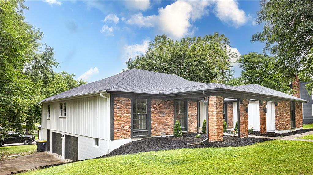 126 E Bridlespur Drive