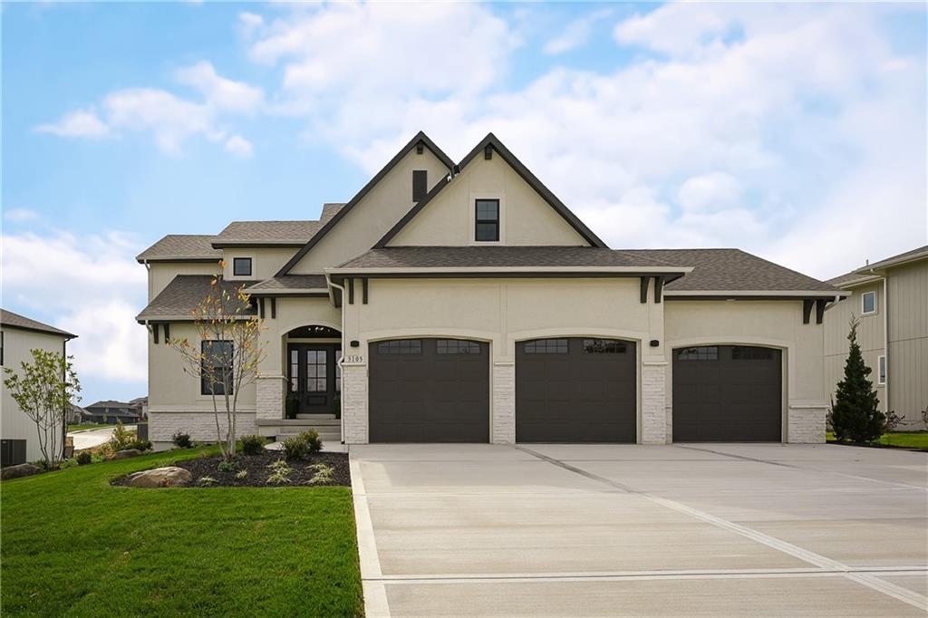 3105 NW Berkebile Lane