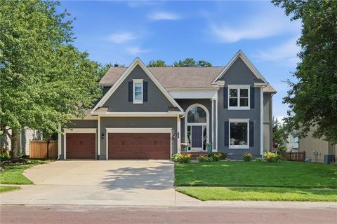 Photo of 5705 W 153rd Street, Overland Park, KS 66223 (MLS # 2624160)