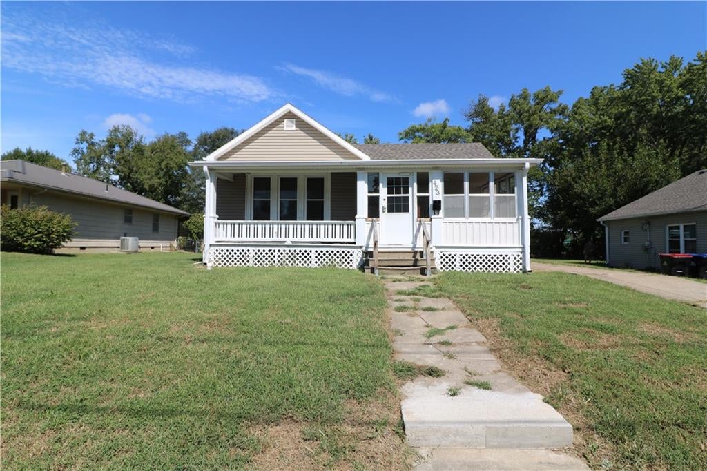 Photo of 423 E Market Street, Warrensburg, MO 64093 (MLS # 2643224)