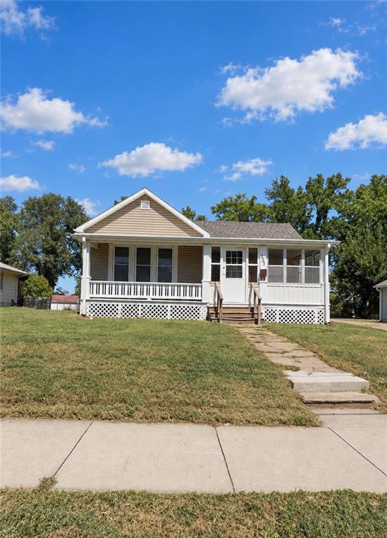 Photo of 423 E Market Street, Warrensburg, MO 64093 (MLS # 2643224)