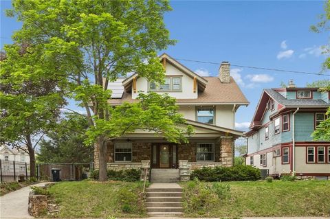 Photo of 3515 Virginia Avenue, Kansas City, MO 64109 (MLS # 2610456)