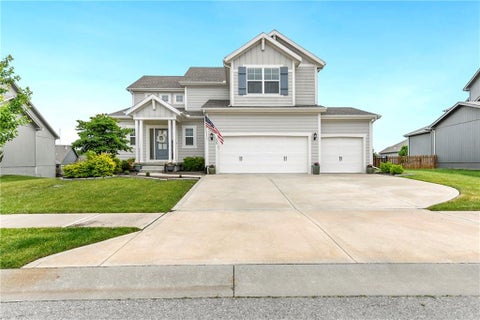 Photo of 124 SE Briar Valley Lane, Blue Springs, MO 64064 (MLS # 2643622)