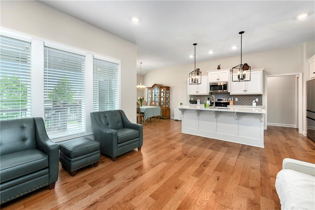 124 SE Briar Valley Lane