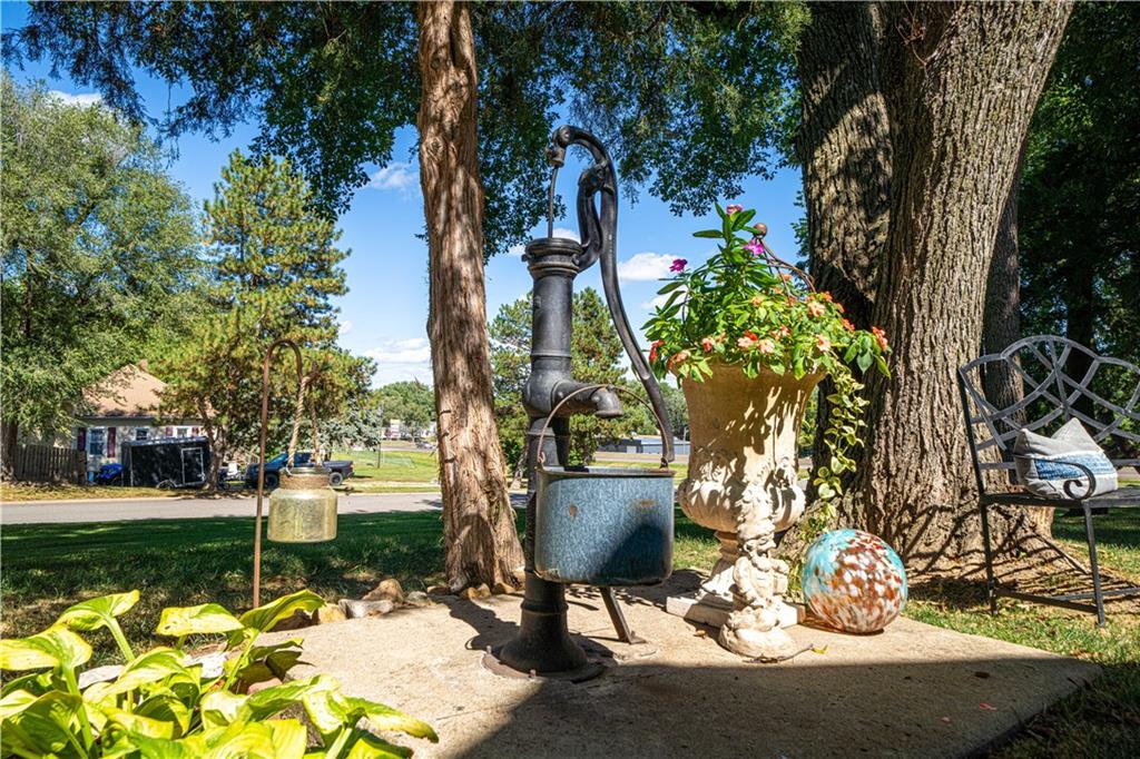 Country Club, Missouri 64505, United States, 4 Bedrooms Bedrooms, ,4 BathroomsBathrooms,Residential,Active,218930